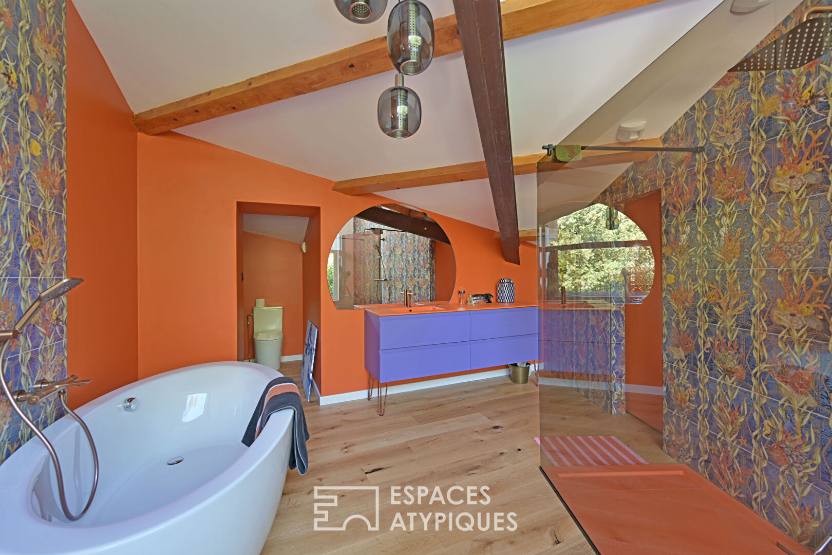 Architect-designed loft-style villa near Uzès