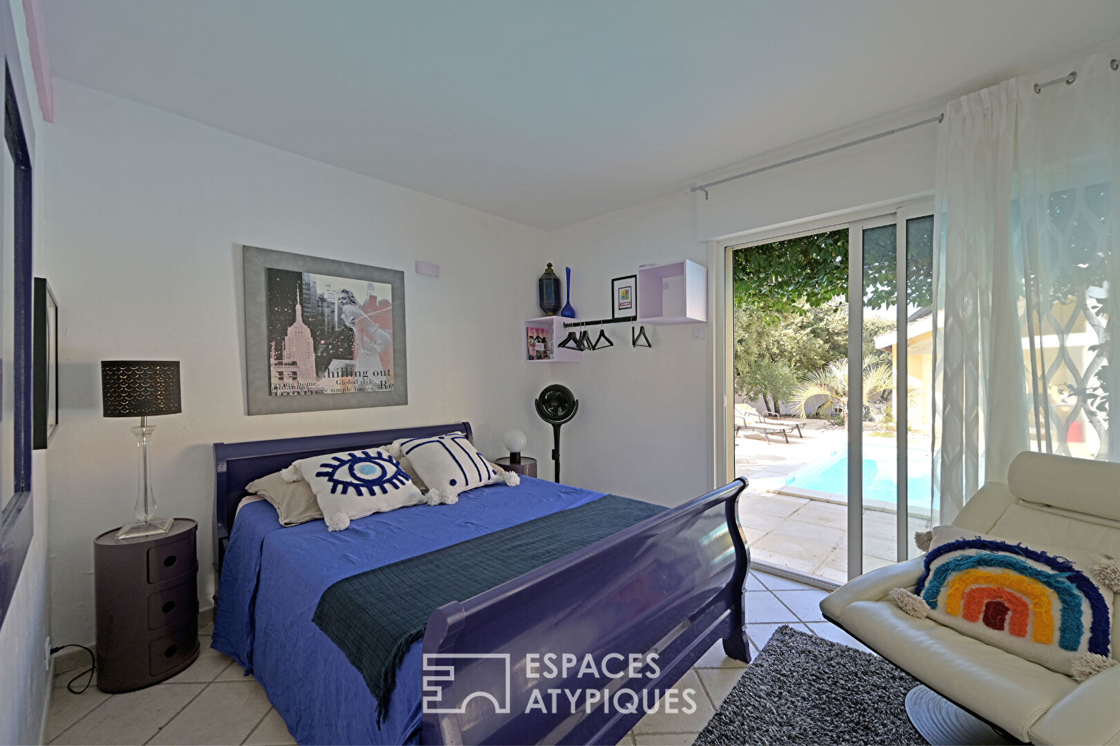 Architect-designed loft-style villa near Uzès