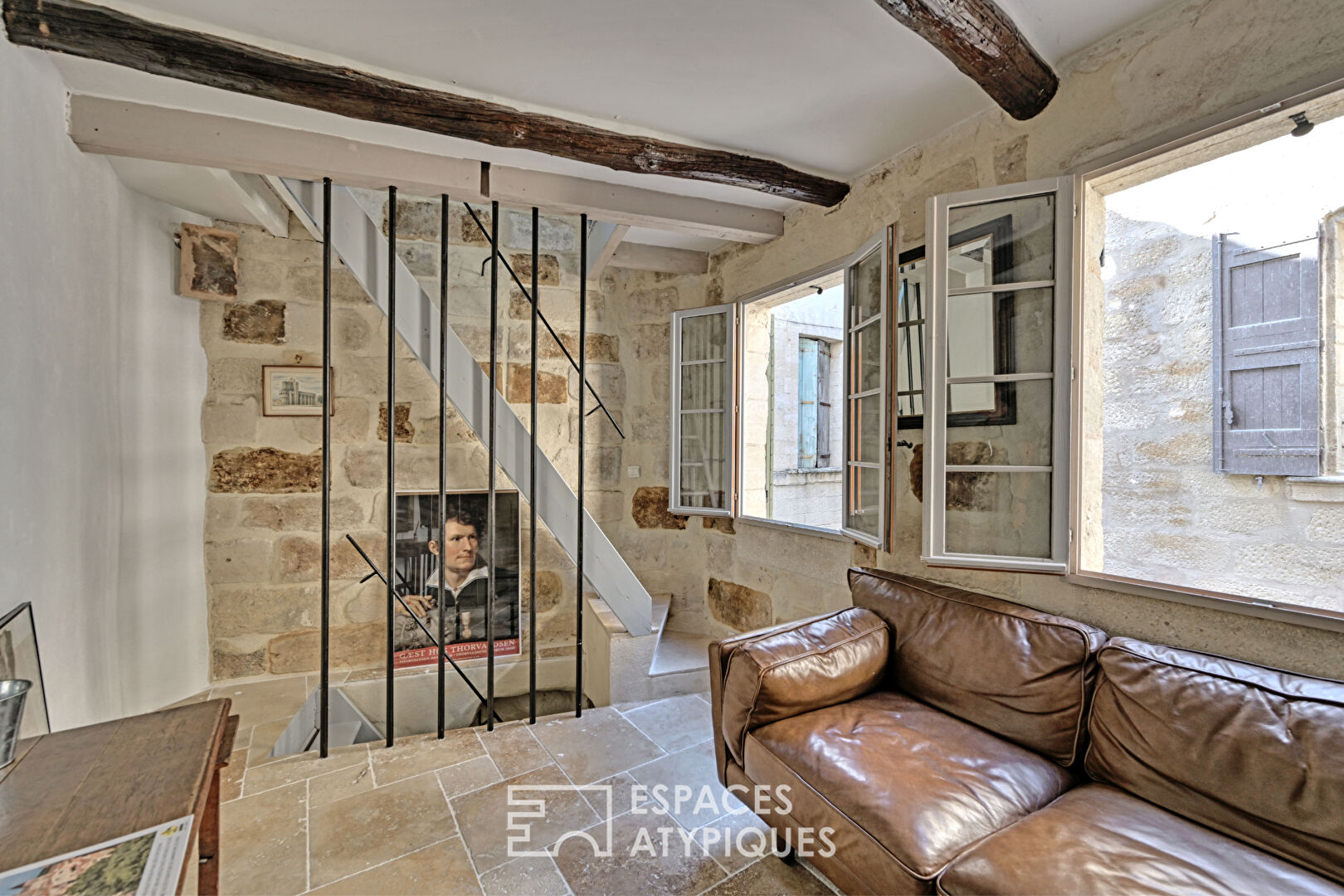 Under the roofs of Uzès, a house with unusual charm.