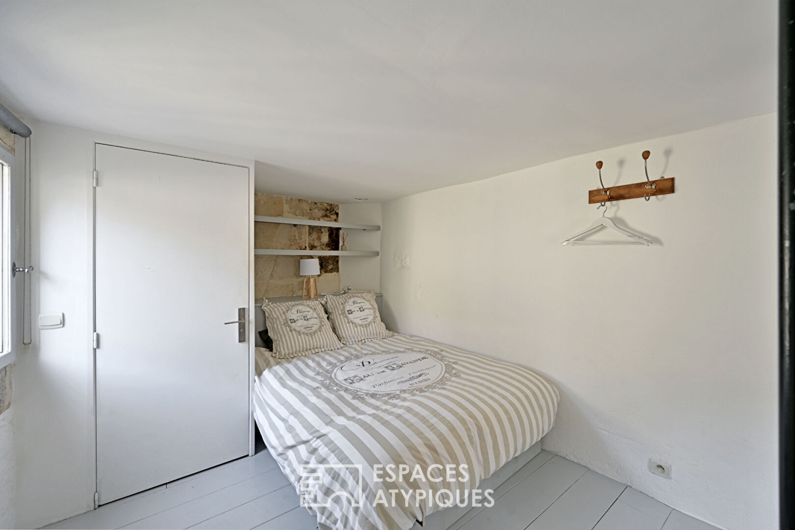 Under the roofs of Uzès, a house with unusual charm.