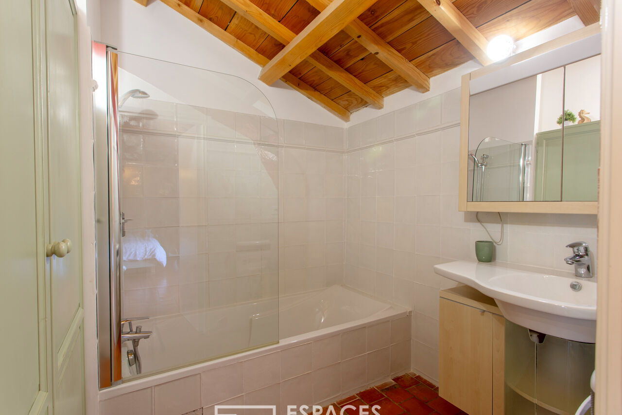 Apartment in a 12th century castle with swimming pool