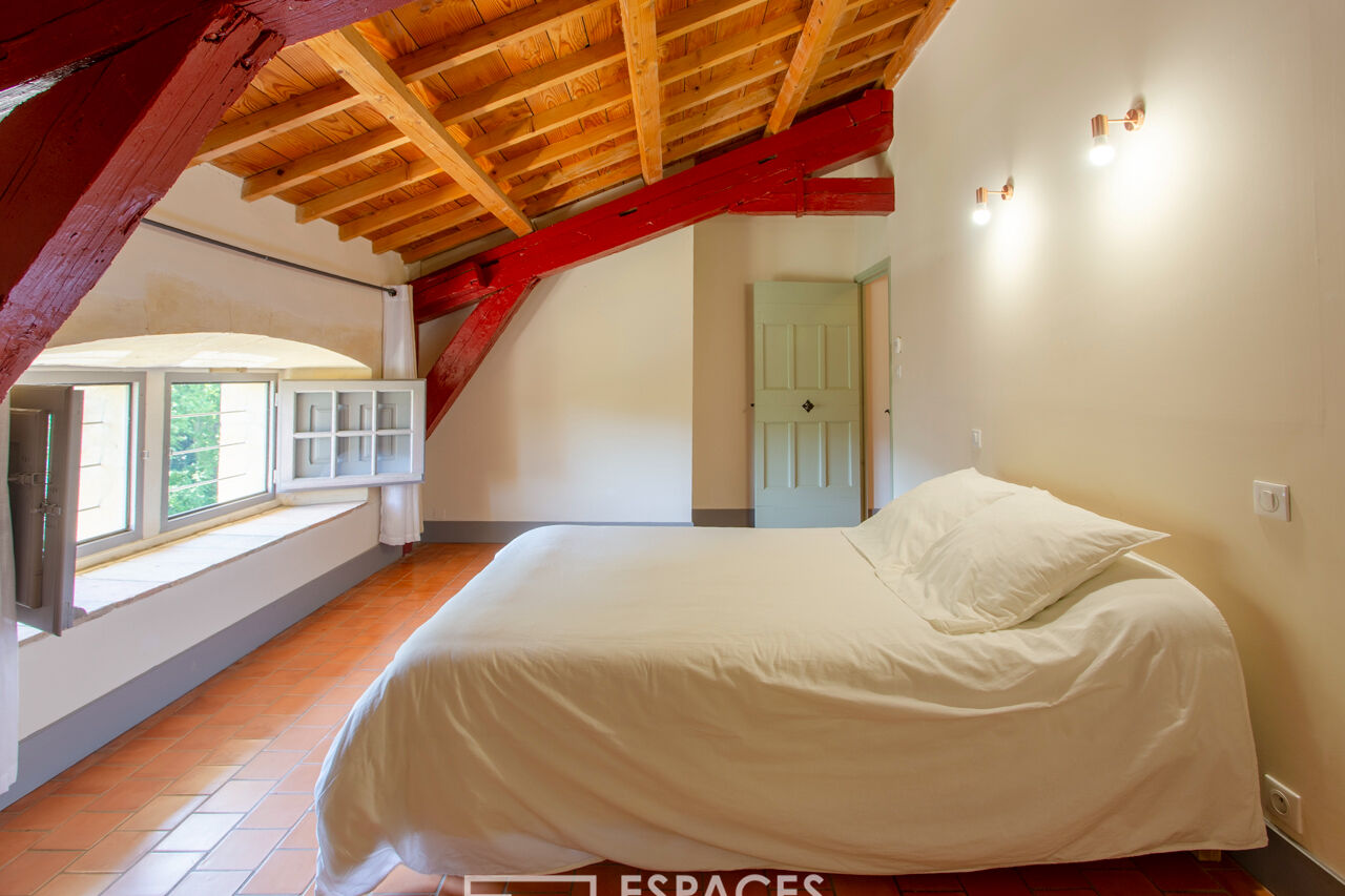 Apartment in a 12th century castle with swimming pool