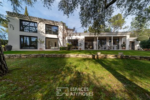 Elegant architect-designed renovation in the Tour Magne district