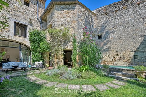Ancienne propriété viticole avec jardin et bassin proche Uzès