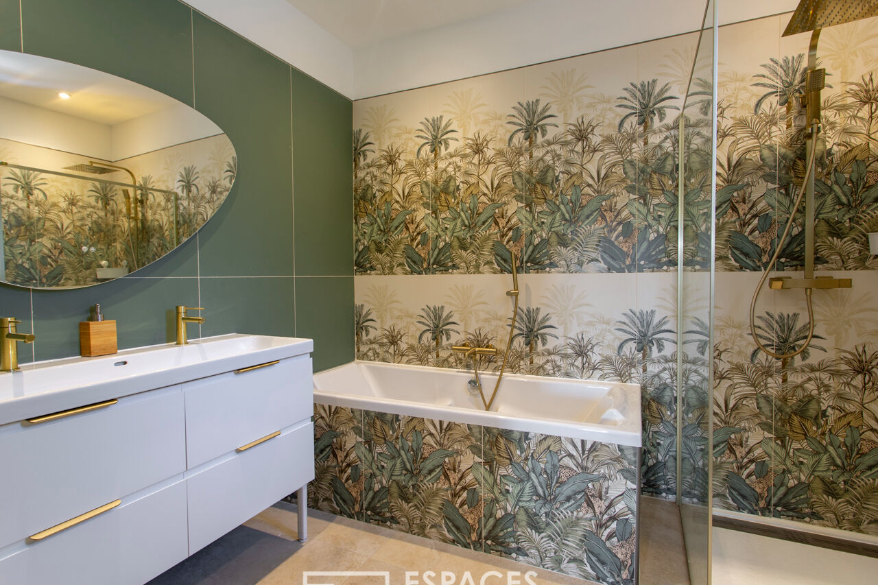 Contemporaine avec piscine et vue imprenable
