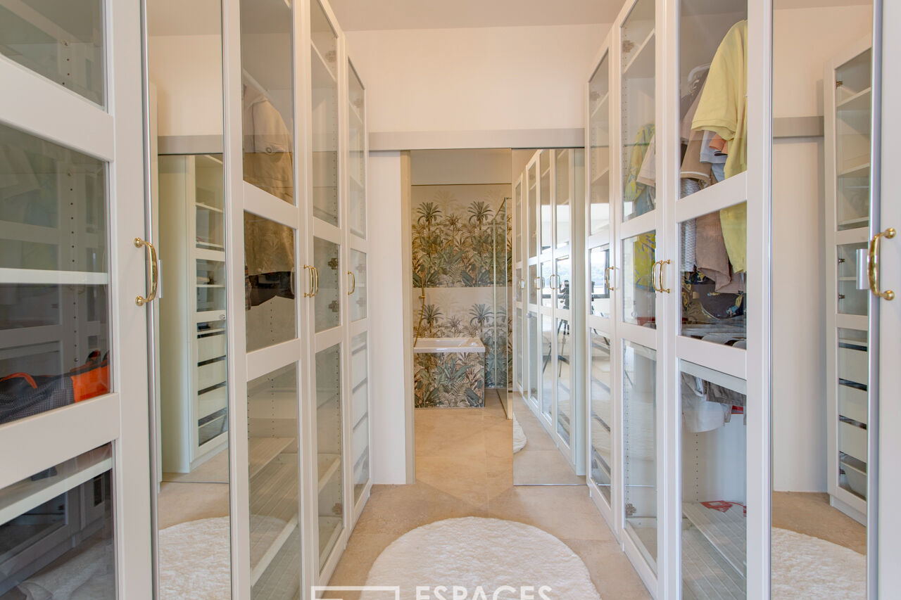 Contemporaine avec piscine et vue imprenable