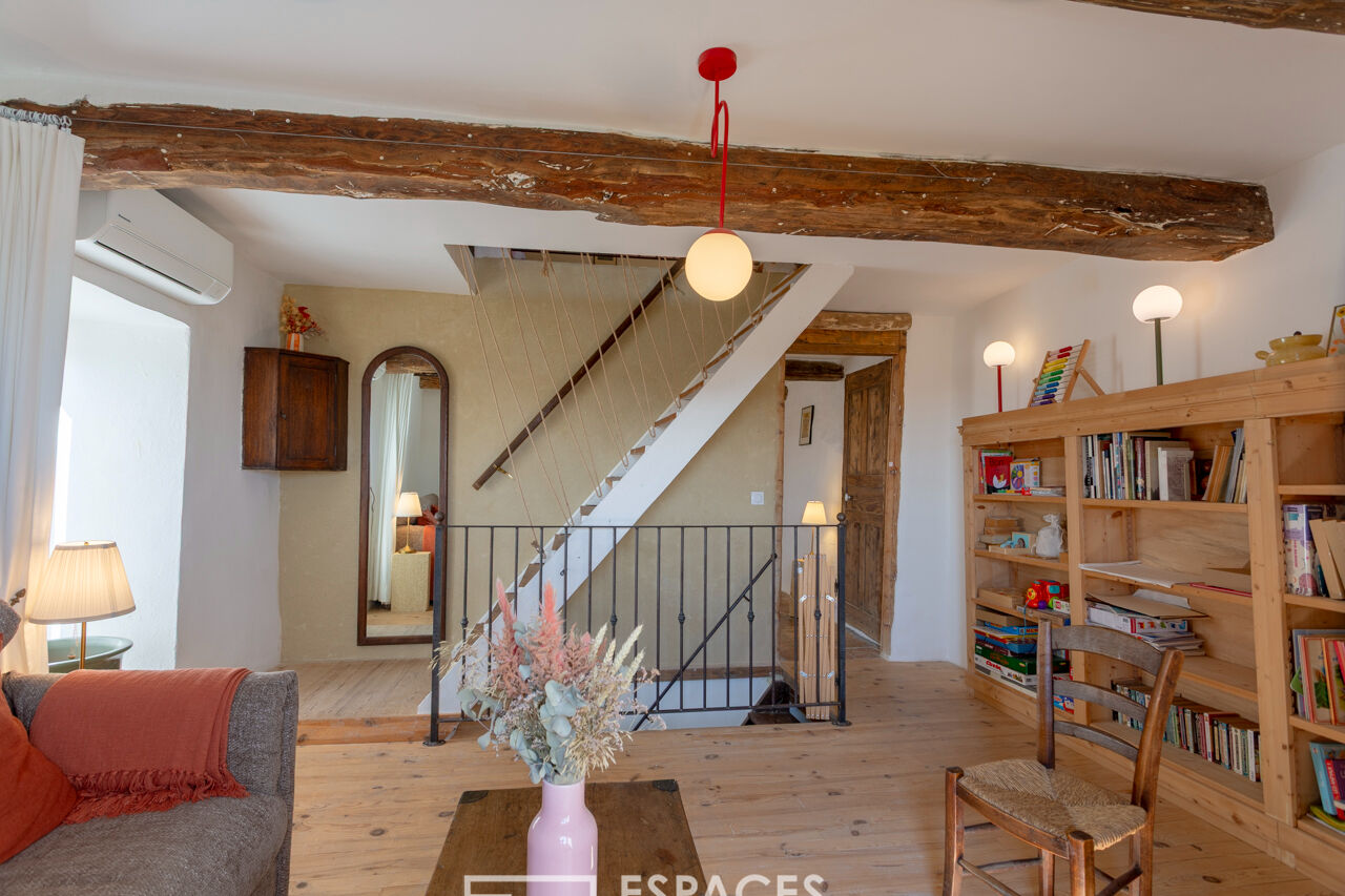 Charming village house with pond near Uzès