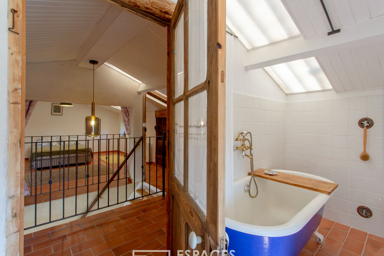 Charming village house with pond near Uzès