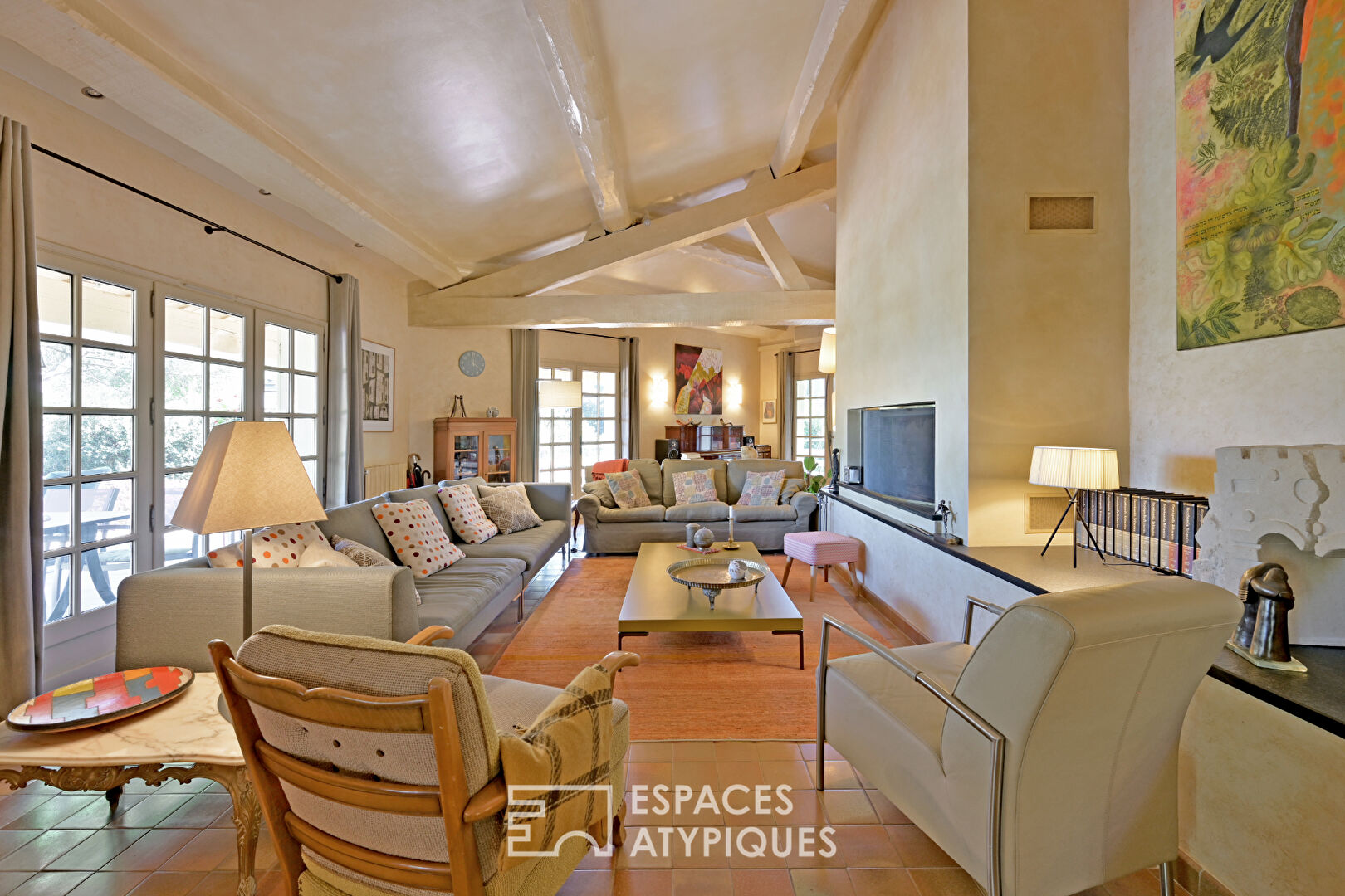 Maison de caractère avec gîte, ateliers et vue dégagée