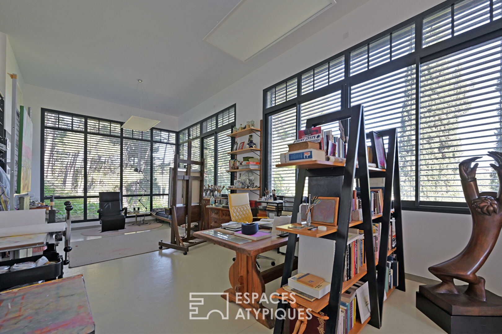 Maison de caractère avec gîte, ateliers et vue dégagée