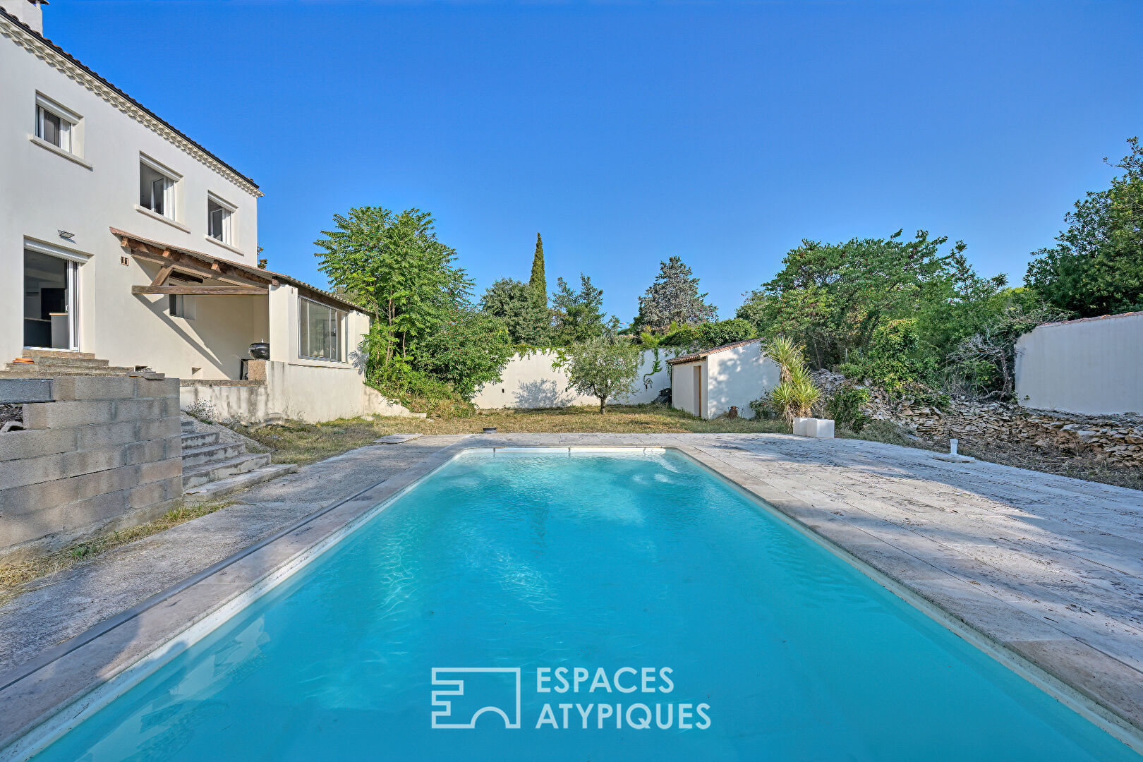 Cigale District: Family home with swimming pool and spacious rooms