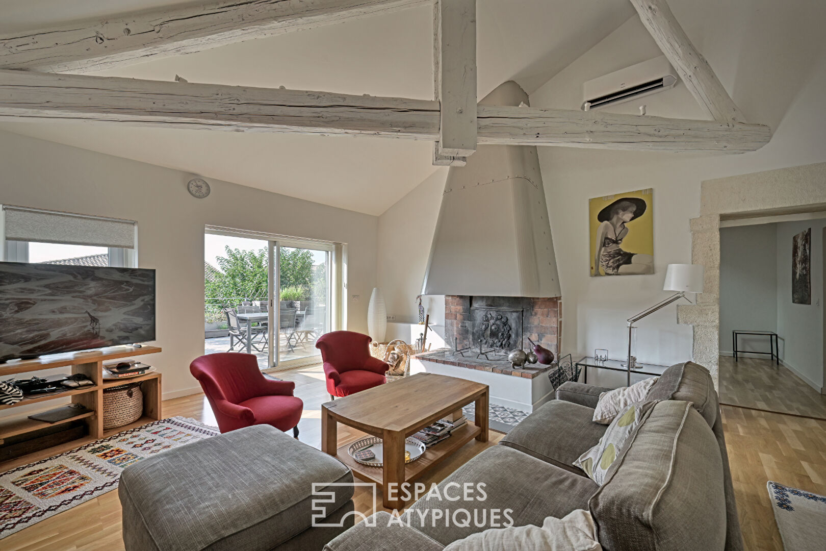 Appartement singulier rénovée avec terrasse