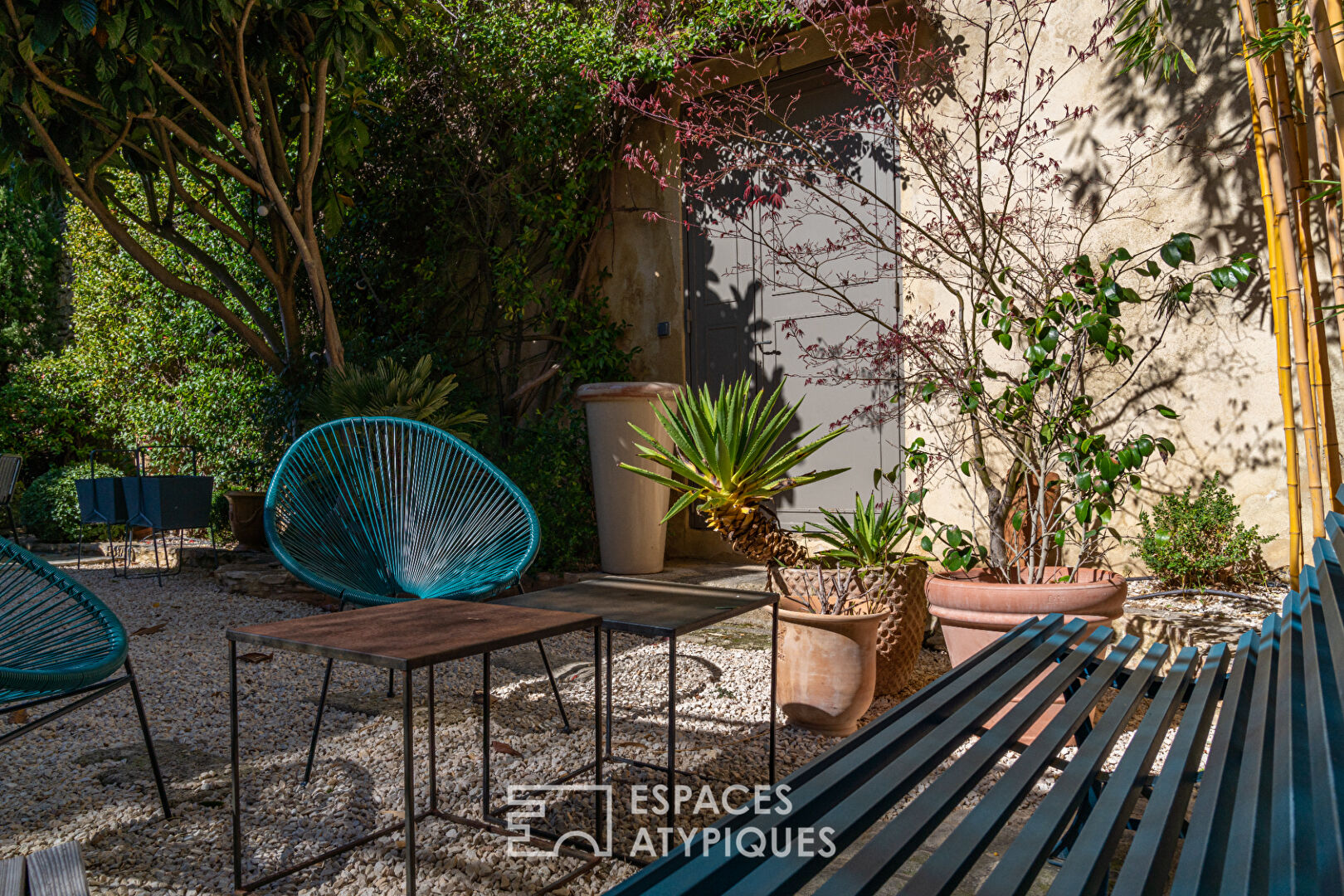 Elégante maison avec jardin et piscine en coeur de village