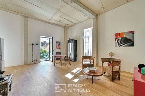 Character apartment in an exceptional building – Carnot district