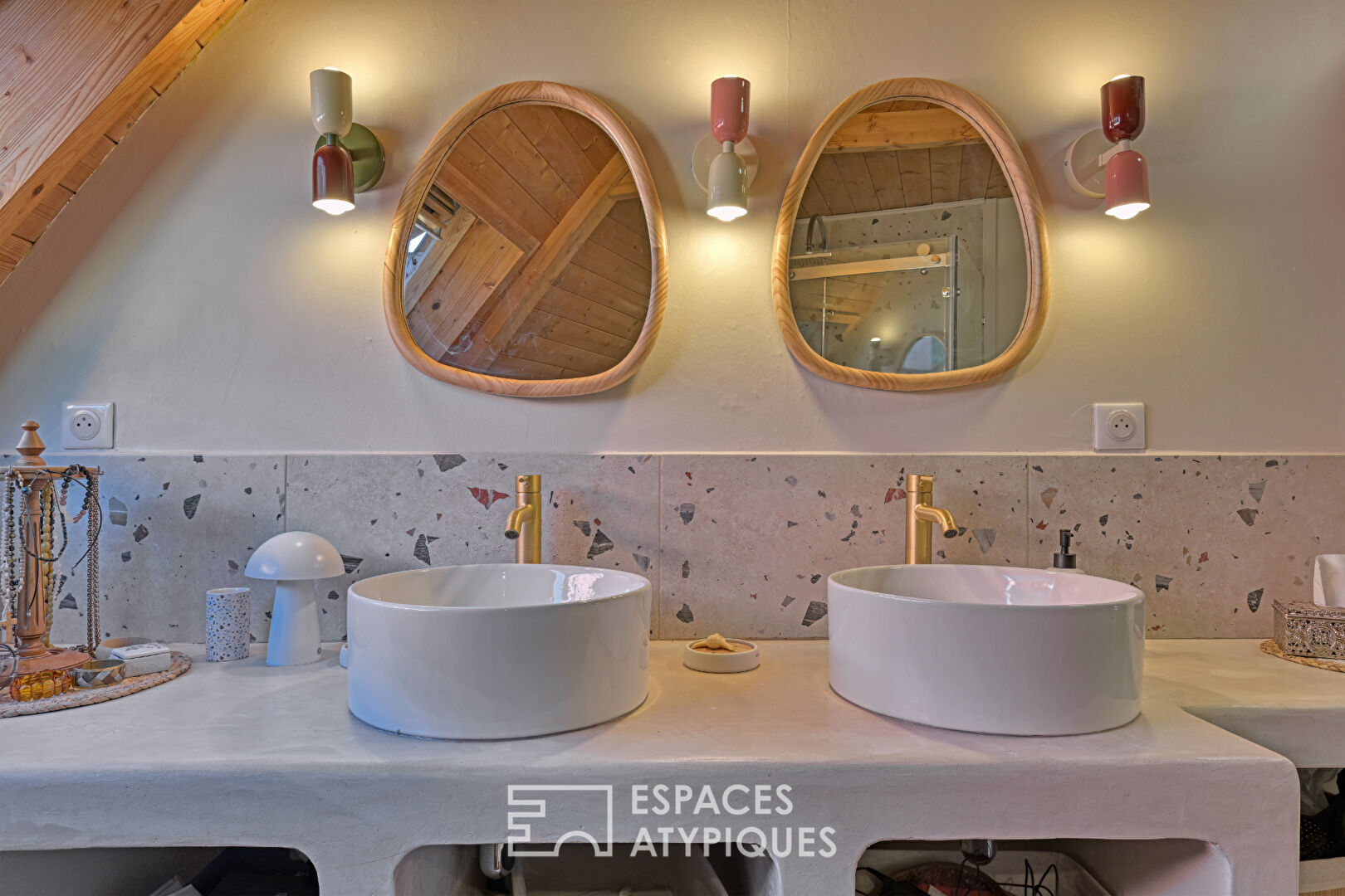 Dôme en bois avec piscine aux portes d’Uzès