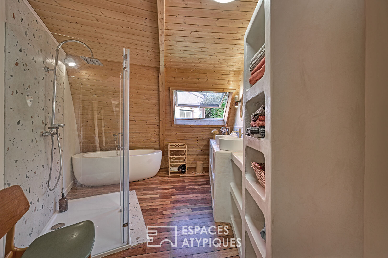 Dôme en bois avec piscine aux portes d’Uzès