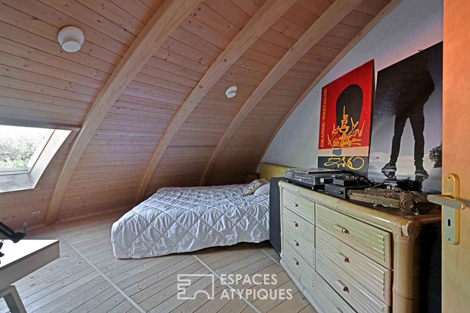 Dôme en bois avec piscine aux portes d’Uzès