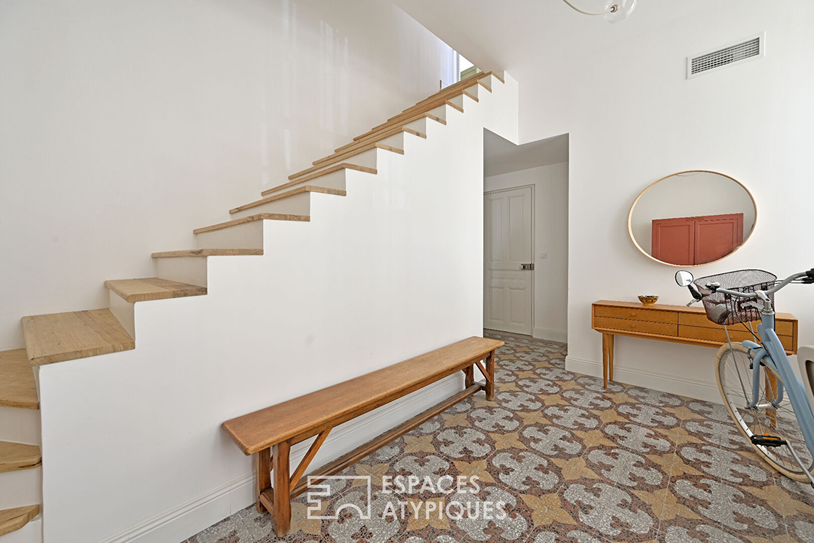 Maison rénovée de caractère aux volumes généreux