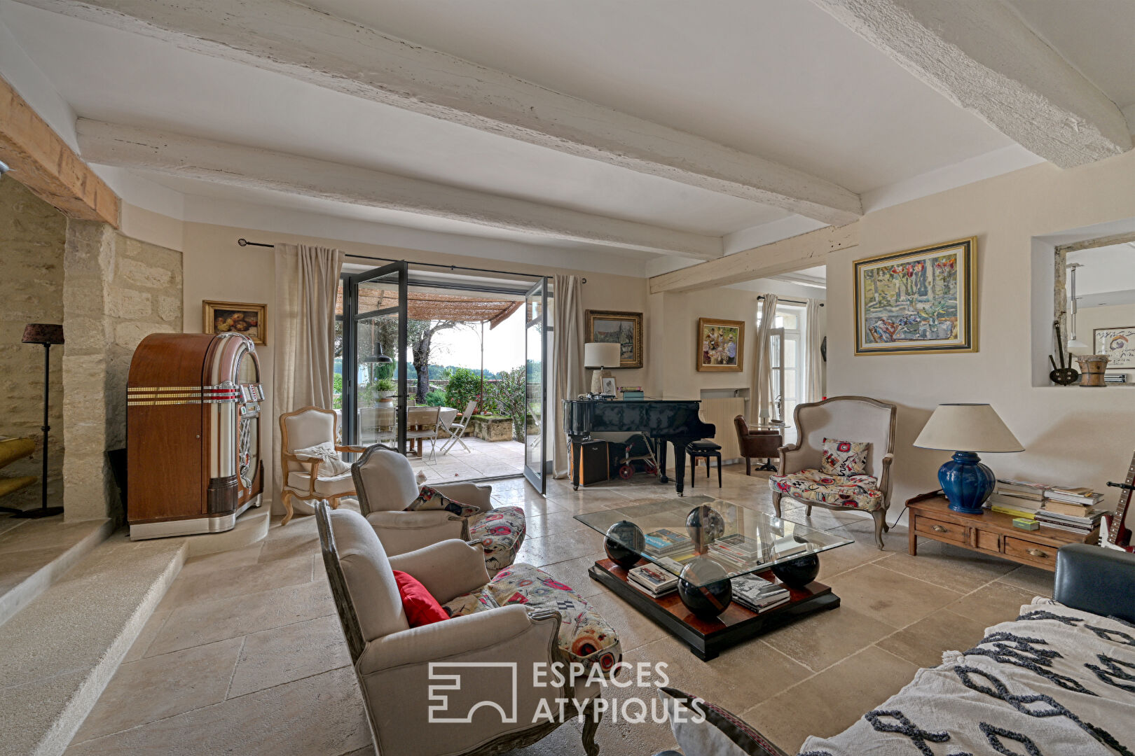 Between heritage and refinement, an exceptional residence