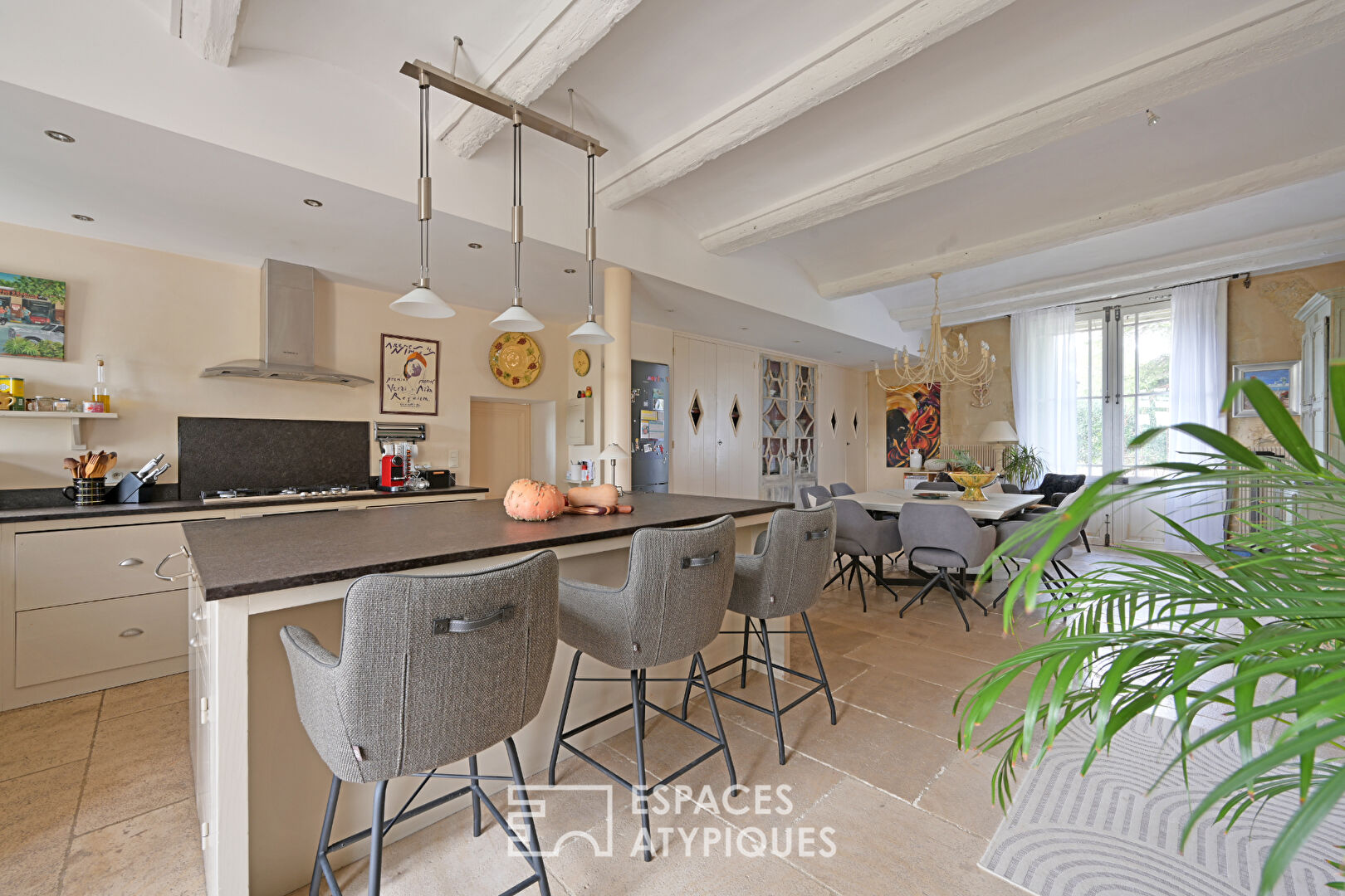 Between heritage and refinement, an exceptional residence