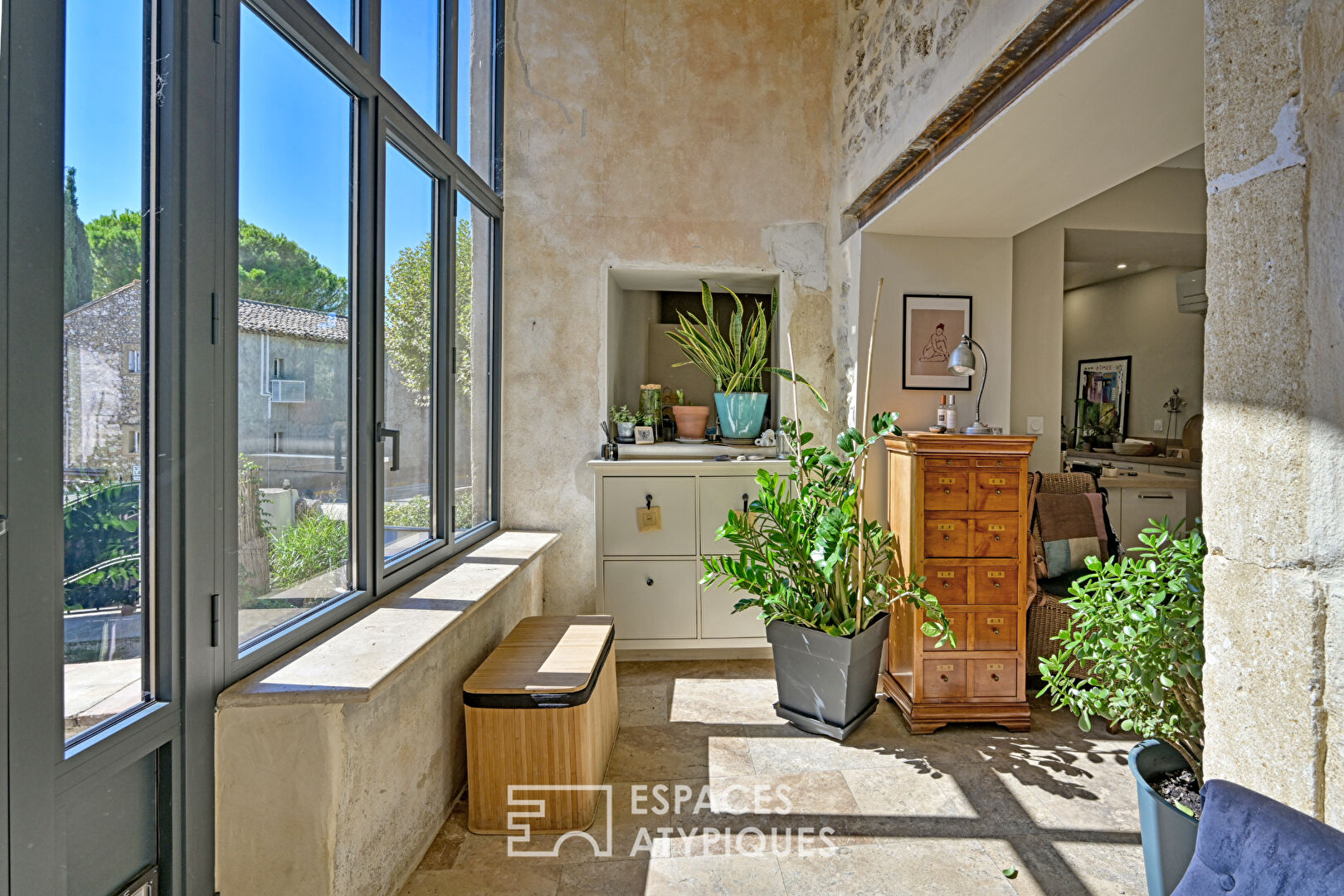 Maison en pierre du XIXe siècle entièrement rénovée avec extérieur