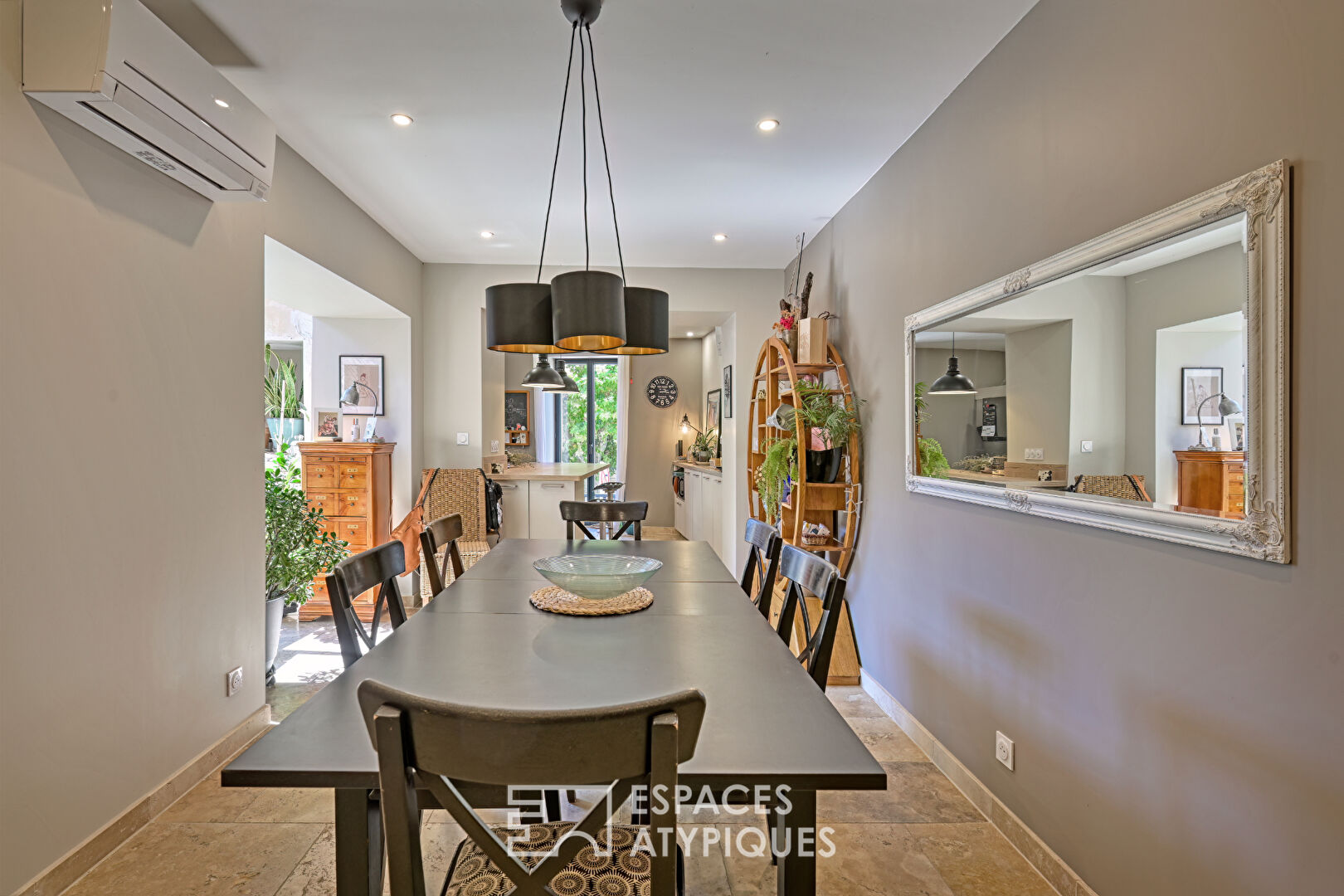 Maison en pierre du XIXe siècle entièrement rénovée avec extérieur