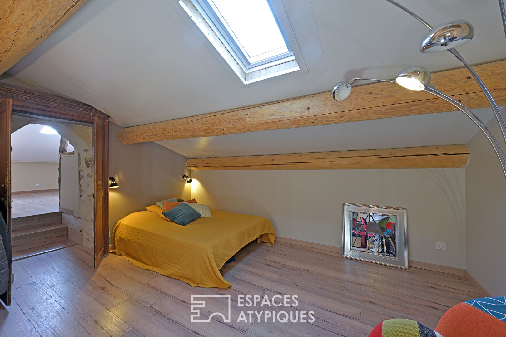 Maison en pierre du XIXe siècle entièrement rénovée avec extérieur