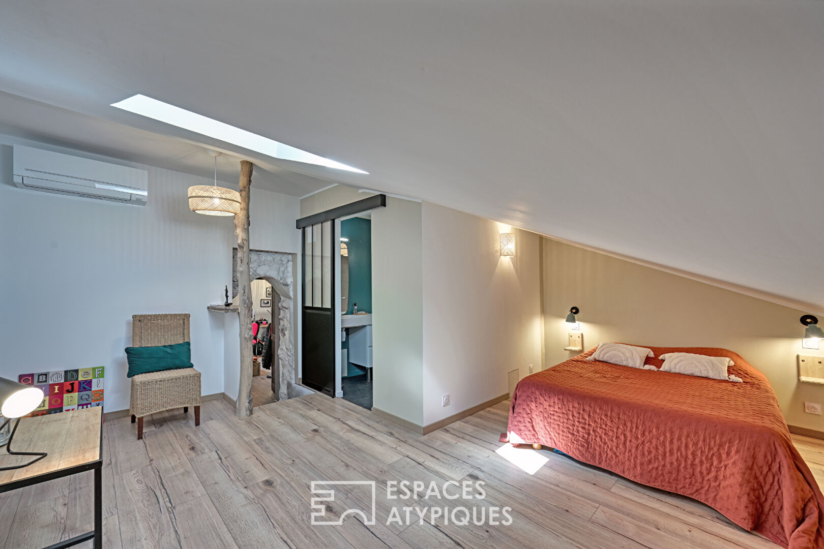 Maison en pierre du XIXe siècle entièrement rénovée avec extérieur