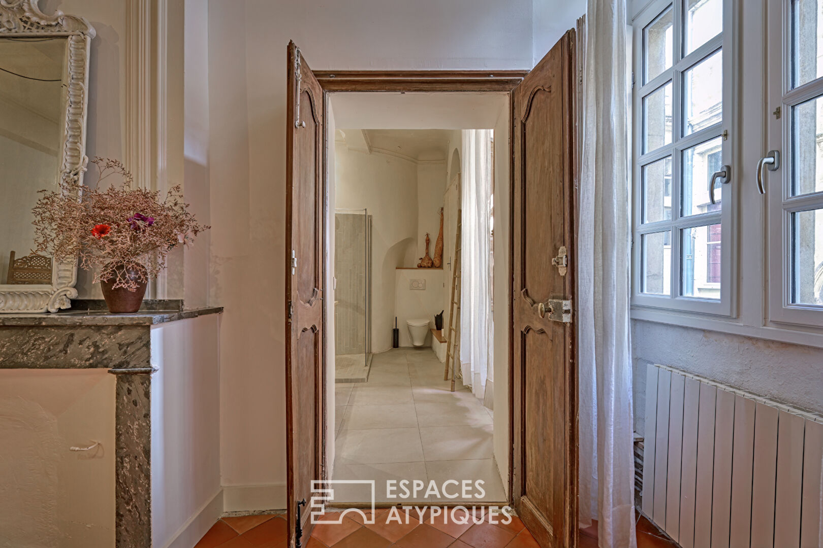 17th-century apartment in the heart of the city