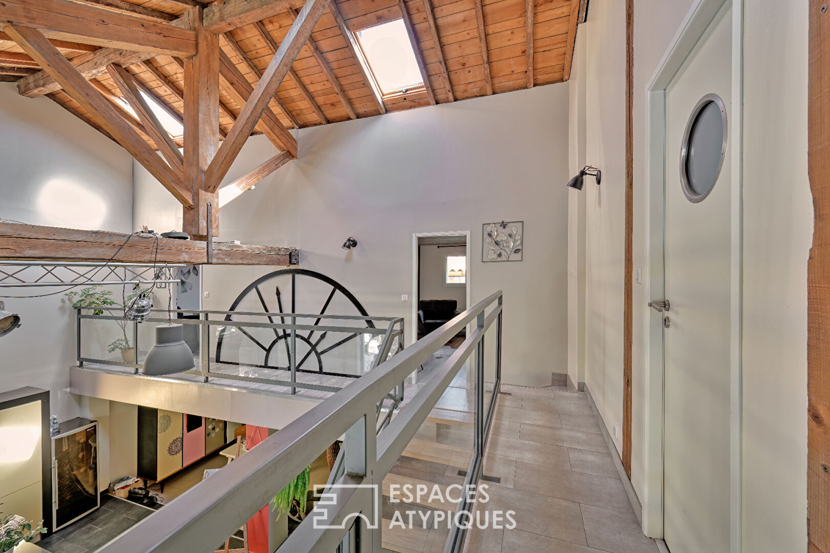 L’esprit Loft d’une ancienne grange réinventée avec piscine