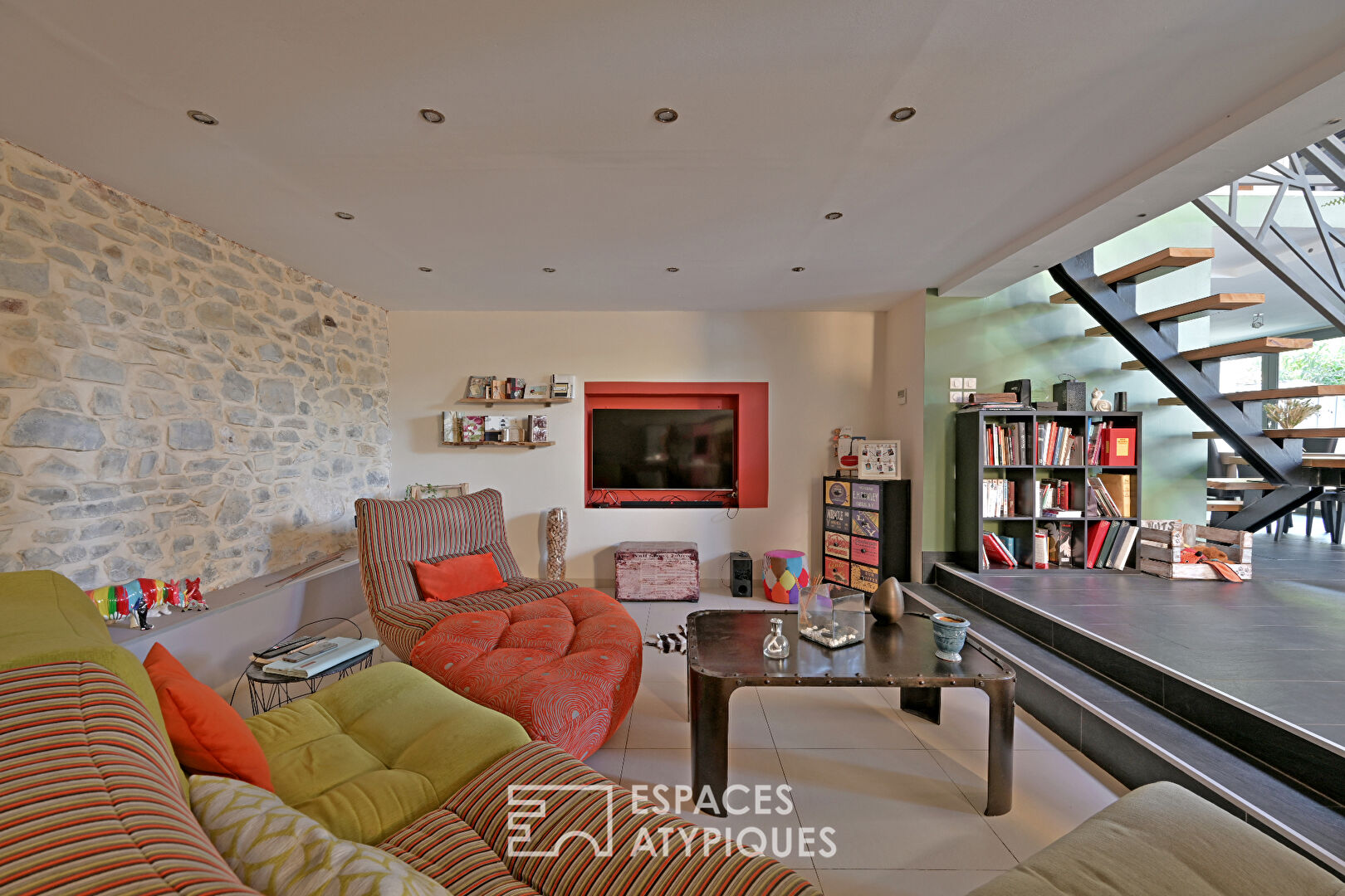 L’esprit Loft d’une ancienne grange réinventée avec piscine