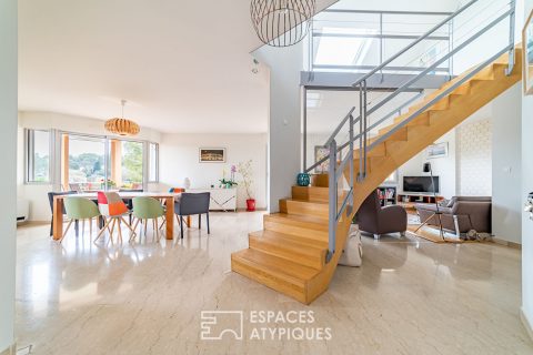 Contemporary duplex with terrace and dominant view