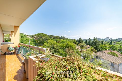 Duplex contemporain avec terrasse et vue dominante