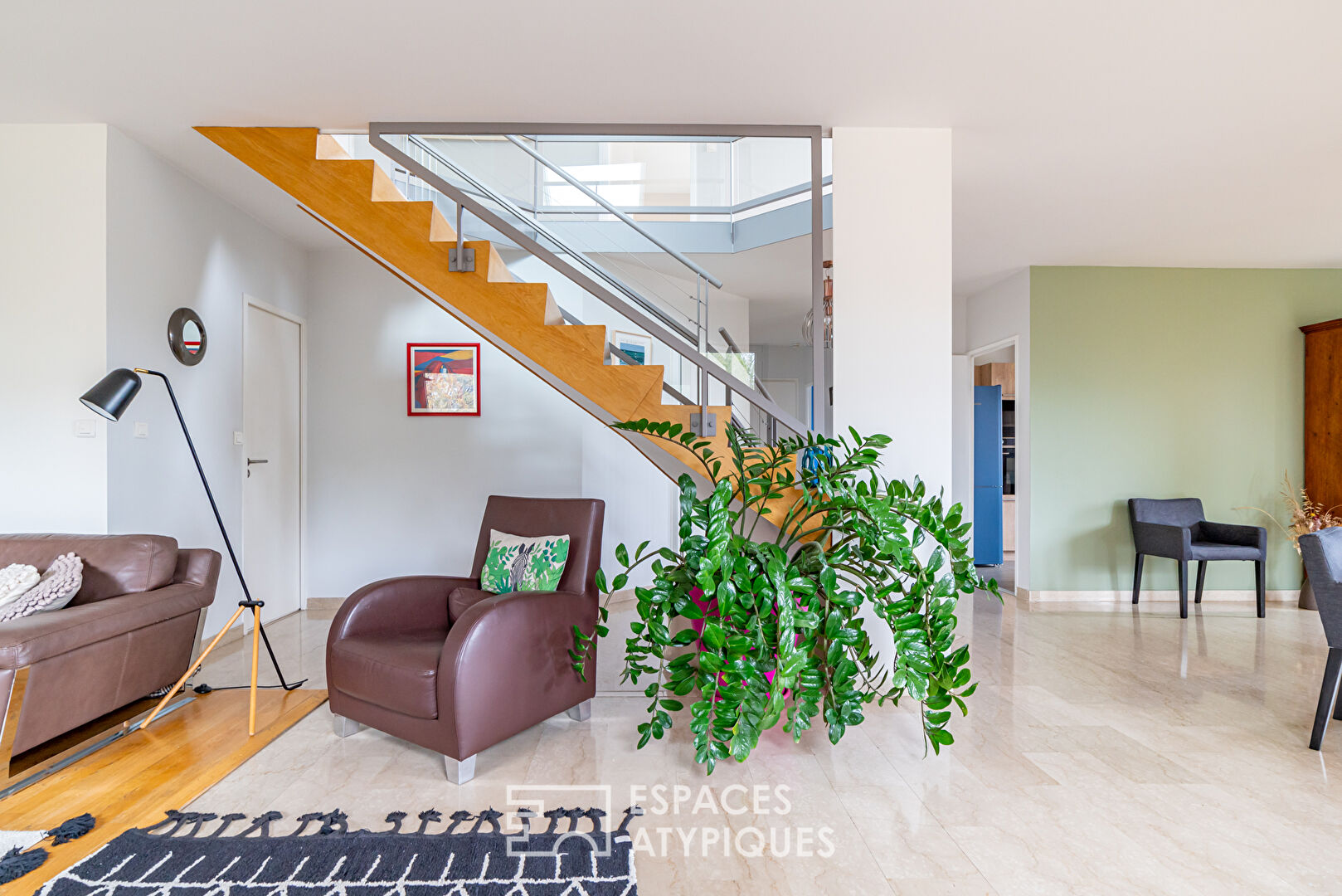 Contemporary duplex with terrace and dominant view