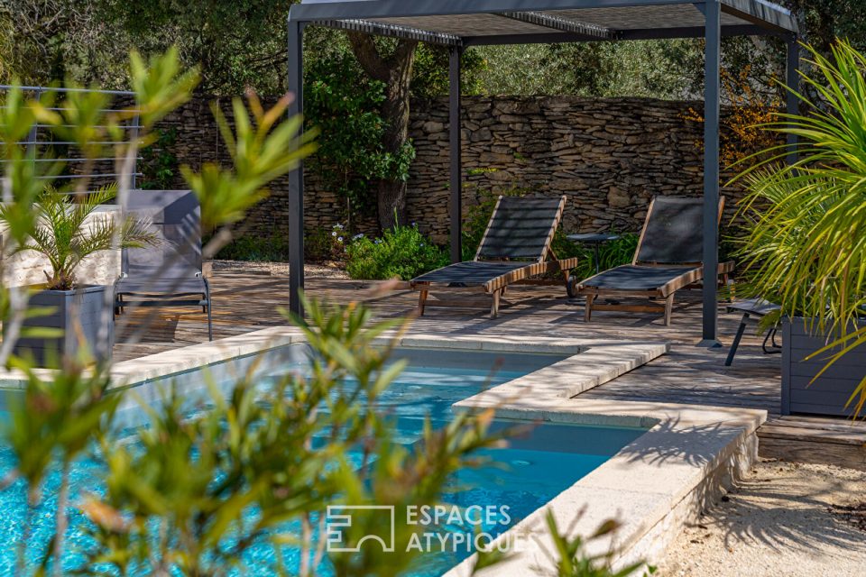 Bastide contemporaine avec piscine et vue