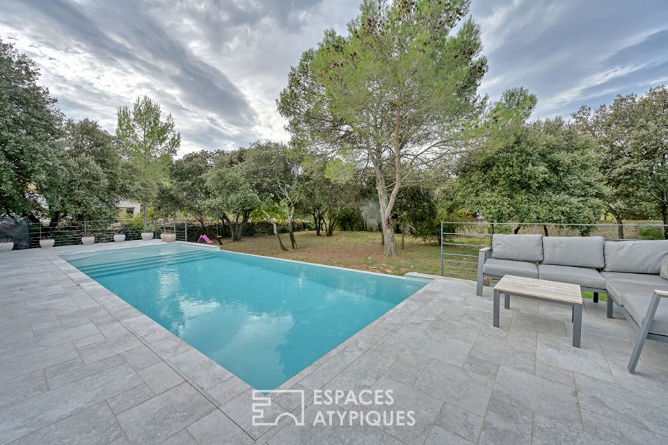 Villa contemporaine de plain-pied avec piscine à débordement - Collines Ouest - Réf. 13232 Villa contemporaine de plain-pied avec piscine à débordement - Collines Ouest