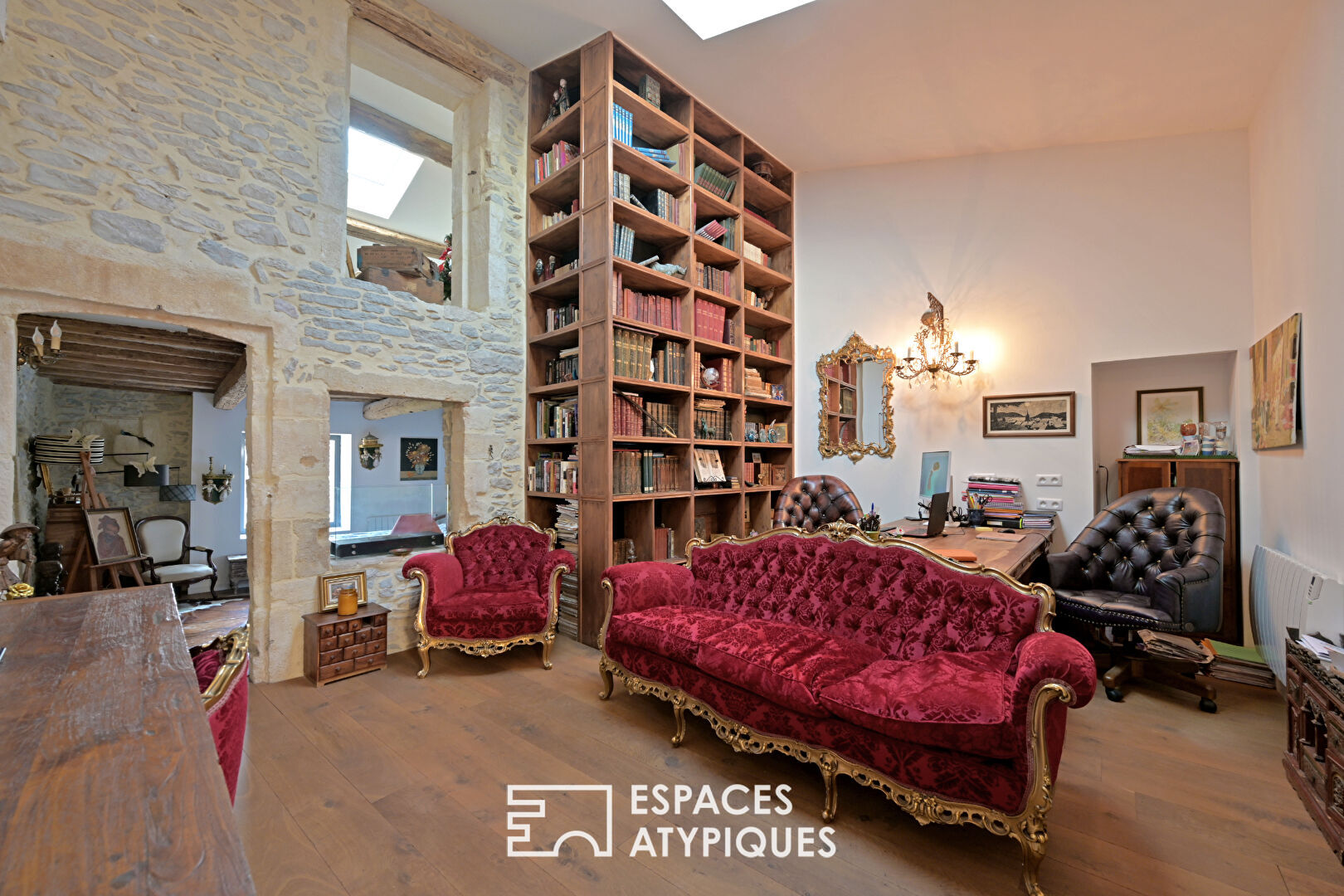 Esprit loft dans un ancien chai avec jardin et piscine à 20 min d&rsquo;Uzès