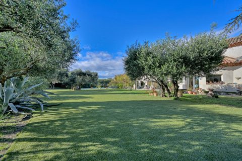 Unique house with garden and swimming pool