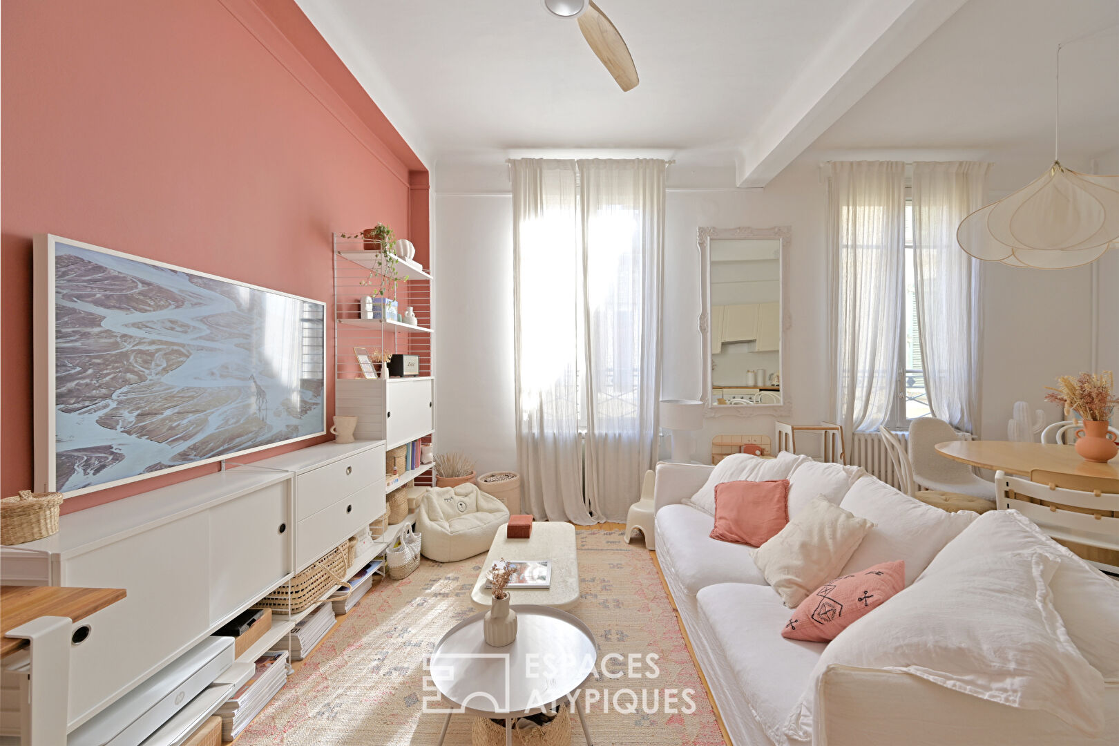 Lumière et sérénité : appartement rénové aux portes de l’Écusson