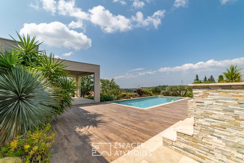 Villa contemporaine avec piscine et superbe vue à 20 minutes d’Uzès