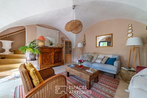 Mas en pierre à 8 km d’Uzès, authenticité et douceur de vivre