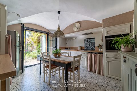 Mas en pierre à 8 km d’Uzès, authenticité et douceur de vivre