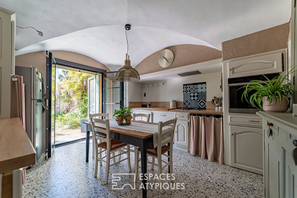 Mas en pierre à 8 km d'Uzès, authenticité et douceur de vivre