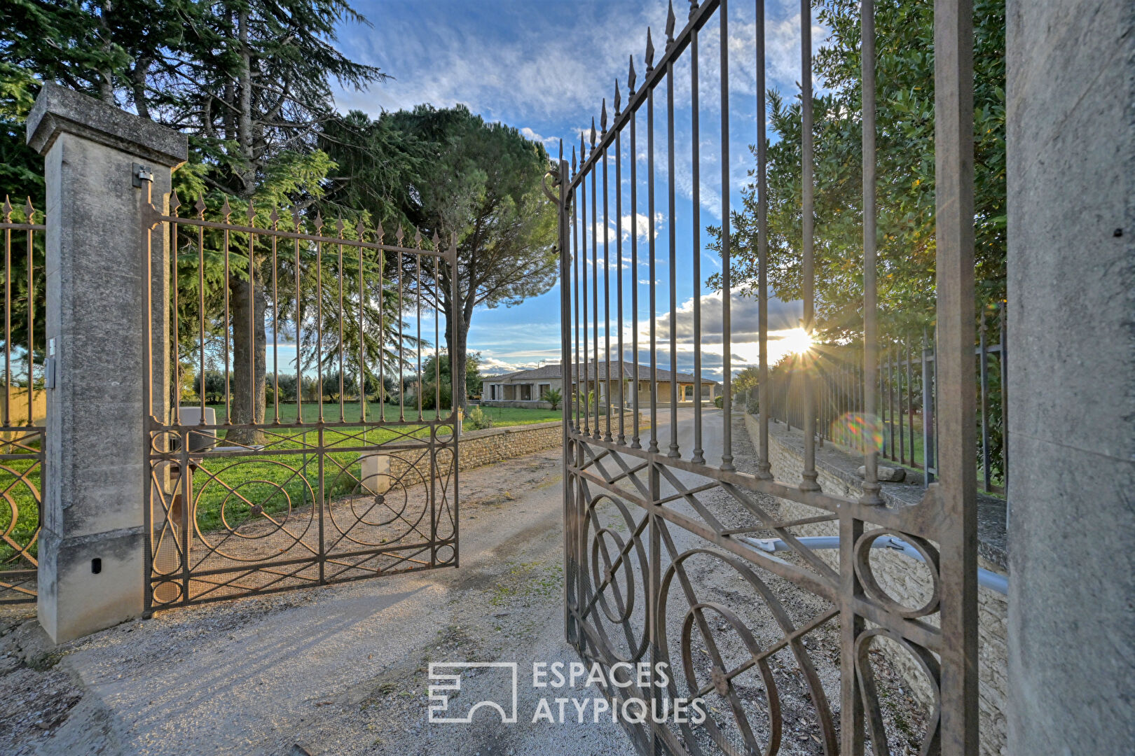 Between stone and light, an estate at the gates of Uzès