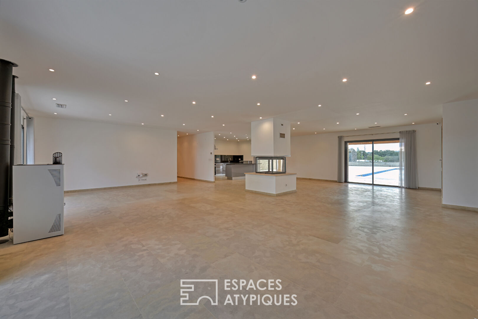 Between stone and light, an estate at the gates of Uzès