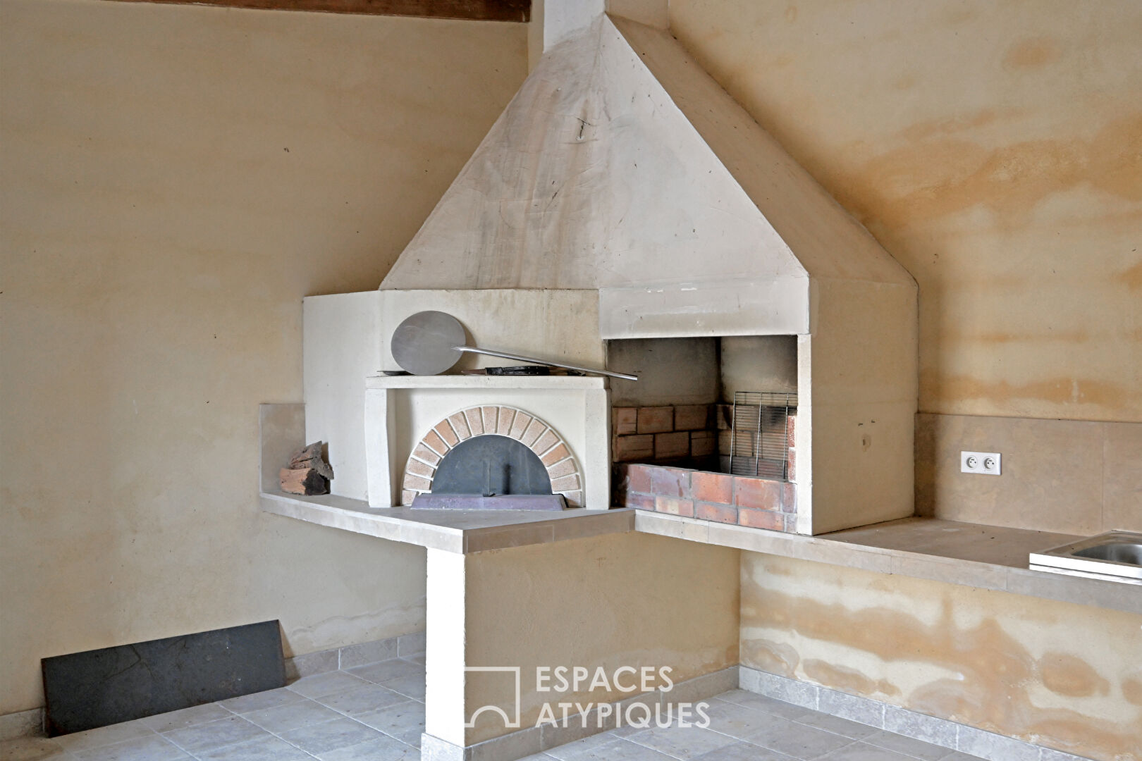 Between stone and light, an estate at the gates of Uzès