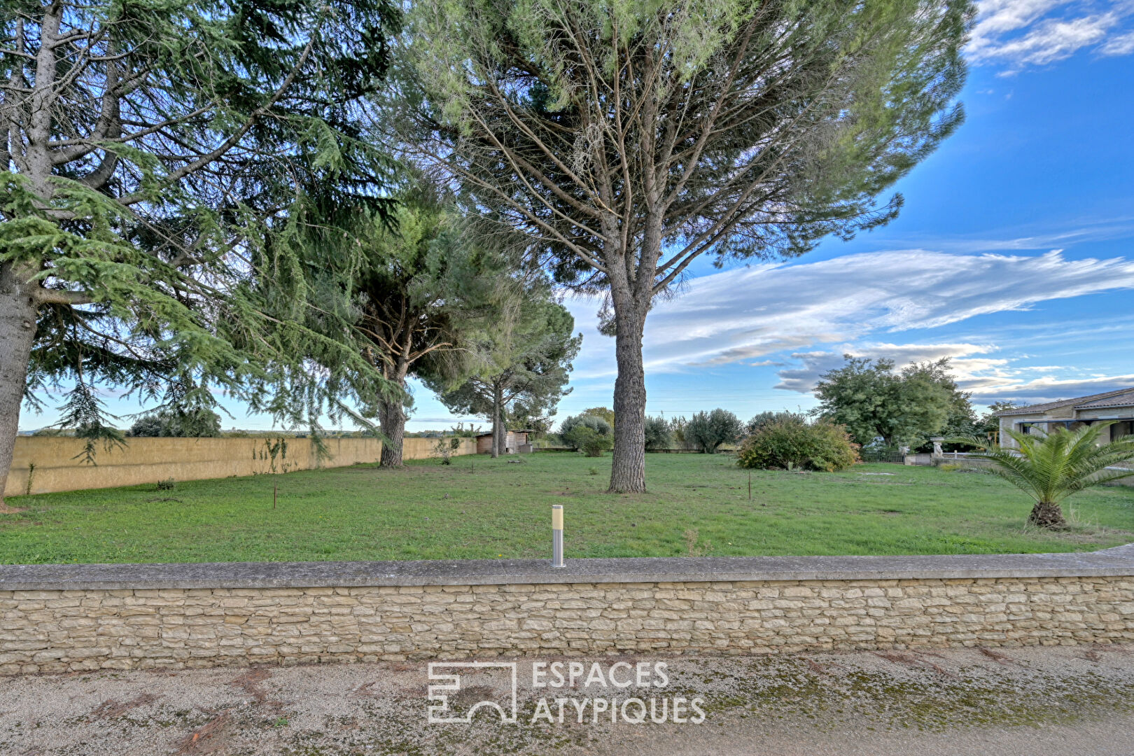Between stone and light, an estate at the gates of Uzès