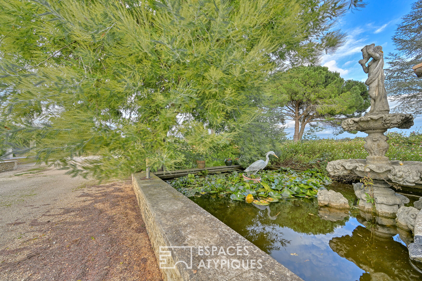 Between stone and light, an estate at the gates of Uzès