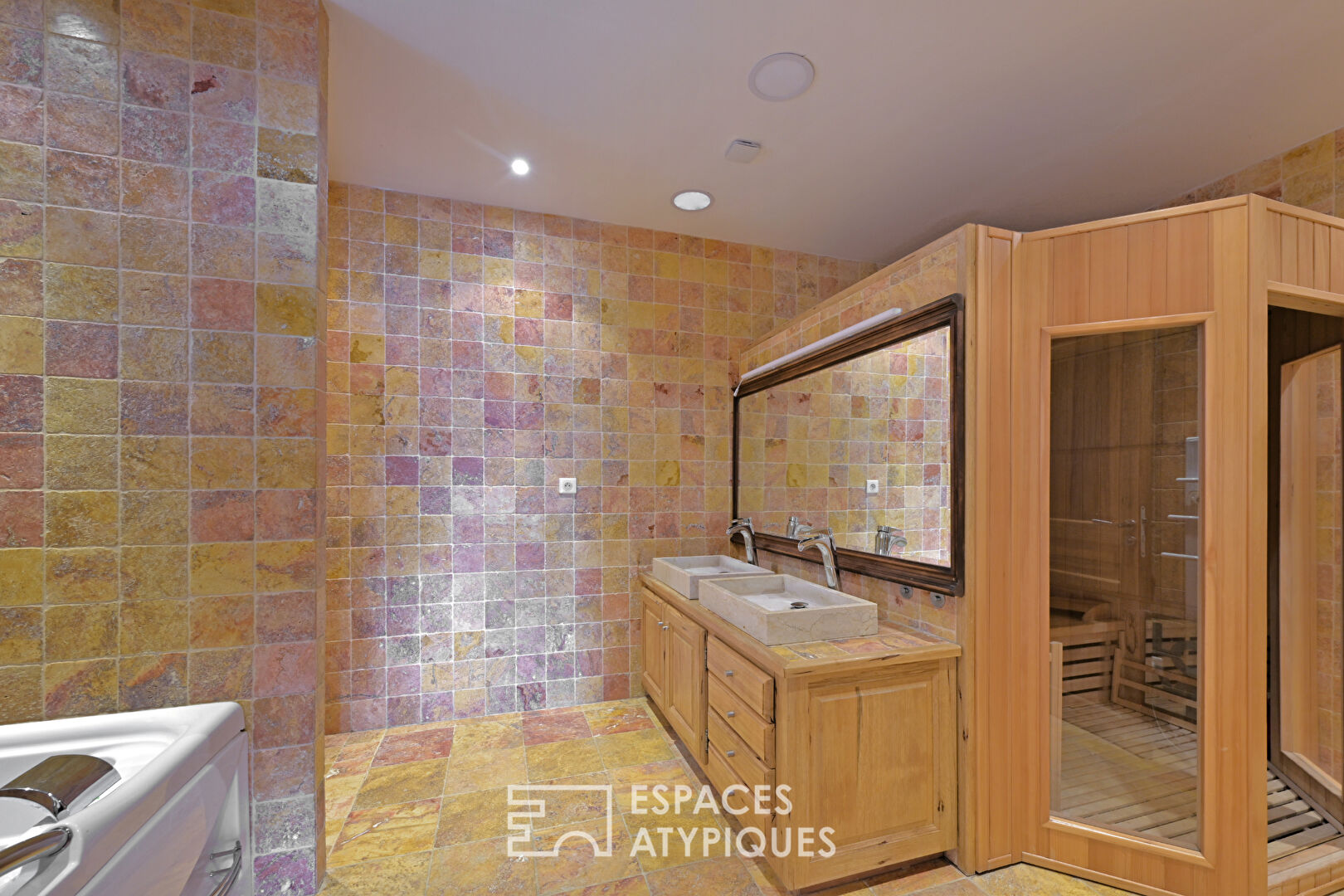 Between stone and light, an estate at the gates of Uzès