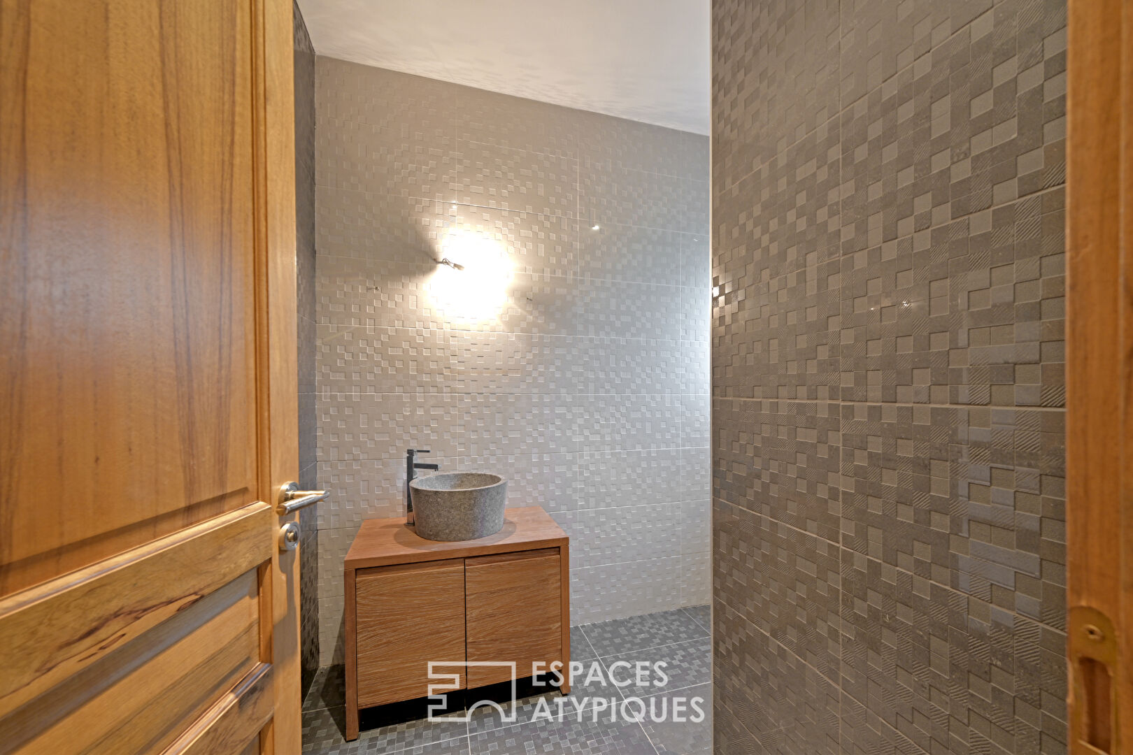 Between stone and light, an estate at the gates of Uzès